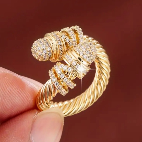 Designer inspired Wrap Around Design Gold Ring - Picture 1 of 4